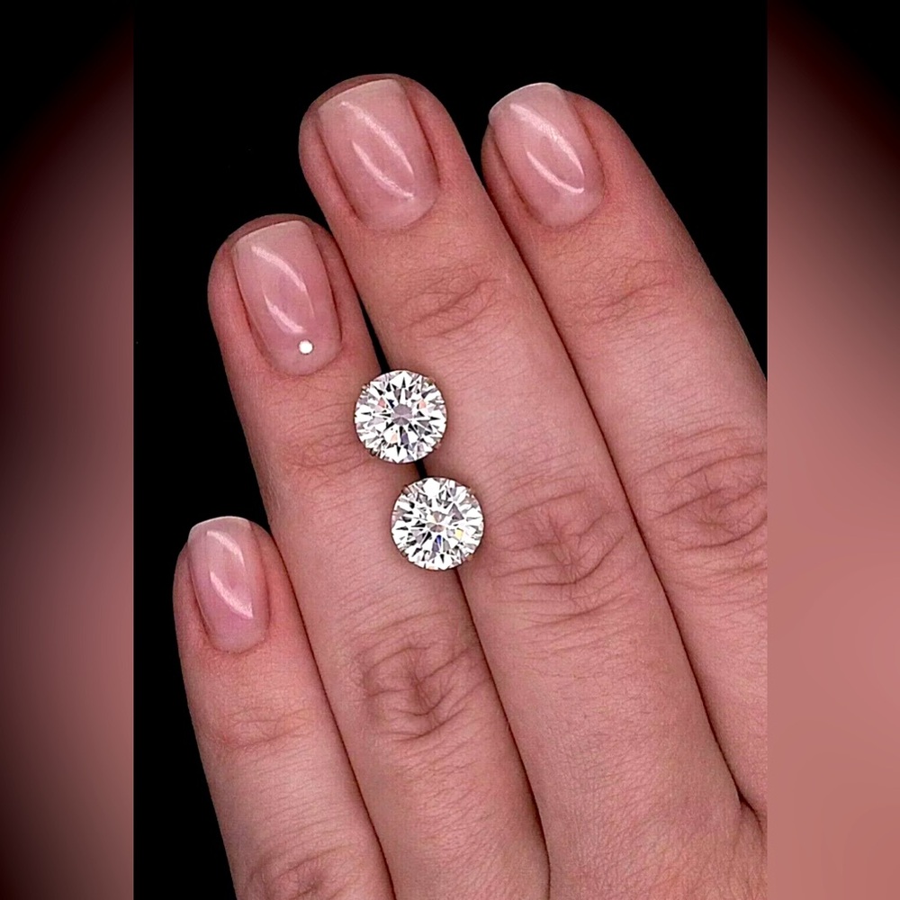 4.00 Ct Round Cut VVS1/D Certified Moissanite Stud Earrings 14k White Gold 8mm - Picture 8 of 12